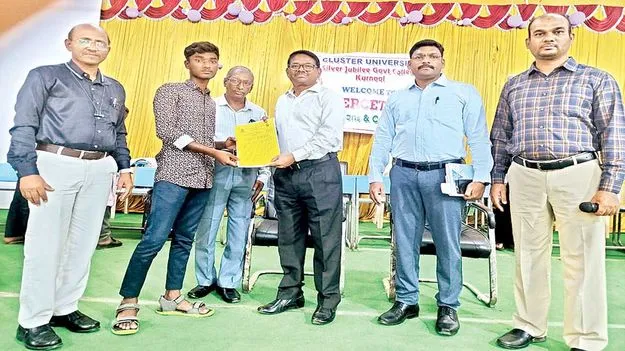 విద్యార్థి దశ ఎంతో కీలకమైనది