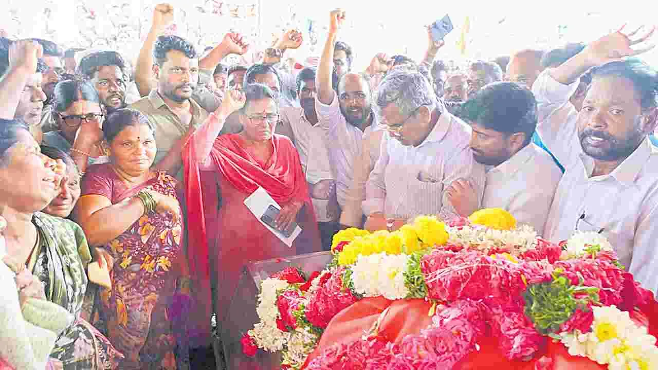 ముగిసిన గాజర్ల రవి అంత్యక్రియలు