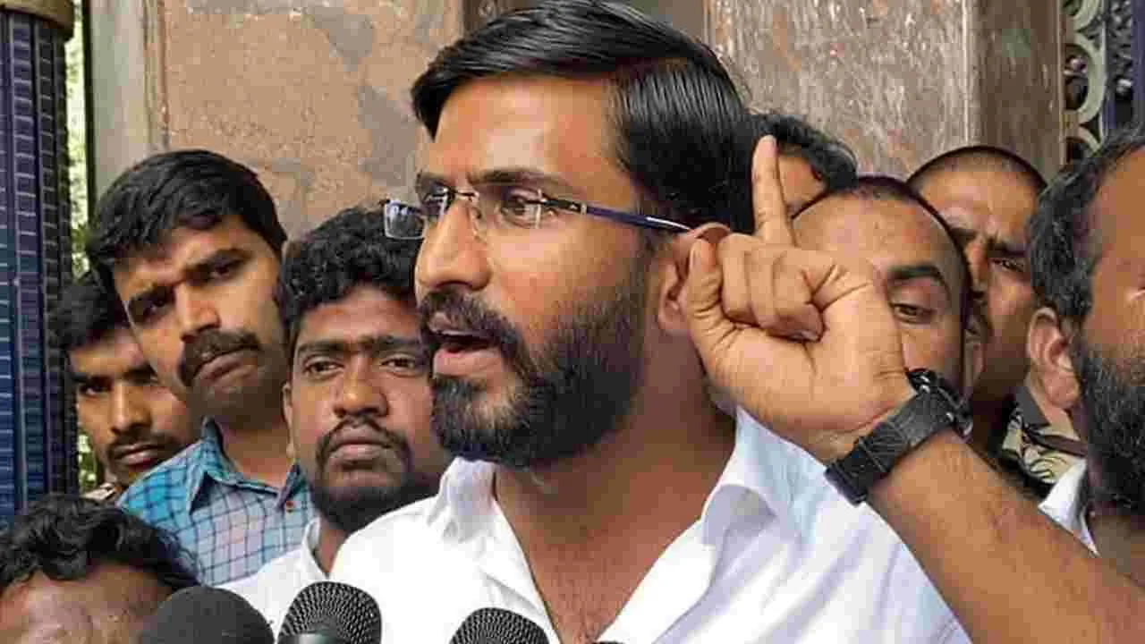 Congress: కేటీఆర్‌ అవినీతి బయటపెడ్తాం