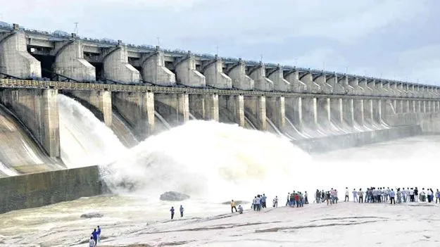 Reservoir Water Levels: రిజర్వాయర్లు కళకళ.. చెరువులు వెలవెల!