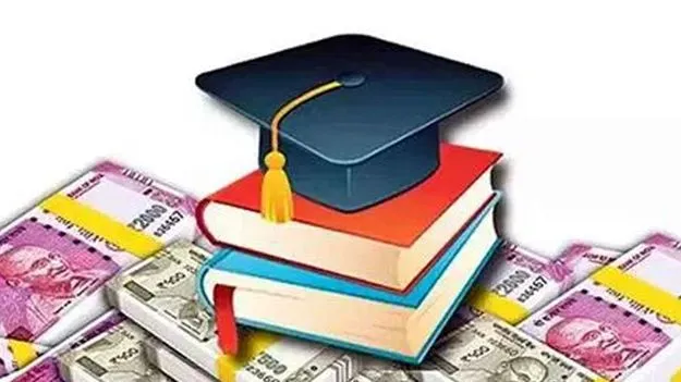 Fee Hike: ఇంజినీరింగ్ ఫీజు పెంపు పిటిషన్లు చీఫ్ జస్టిస్ బెంచ్కు బదిలీ