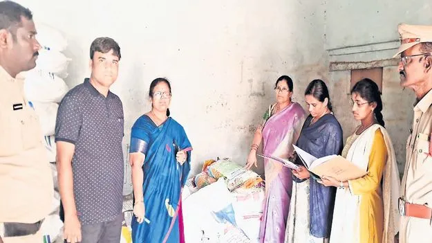 నకిలీ విత్తనాలు విక్రయిస్తే కఠిన చర్యలు