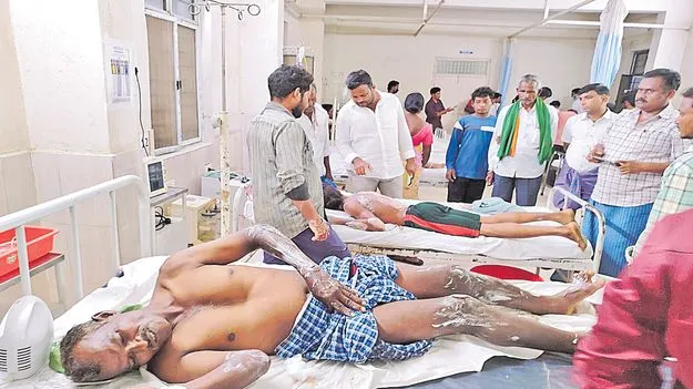 Adilabad: గ్యాస్ సిలిండర్ లీక్.. చెలరేగిన మంటలు