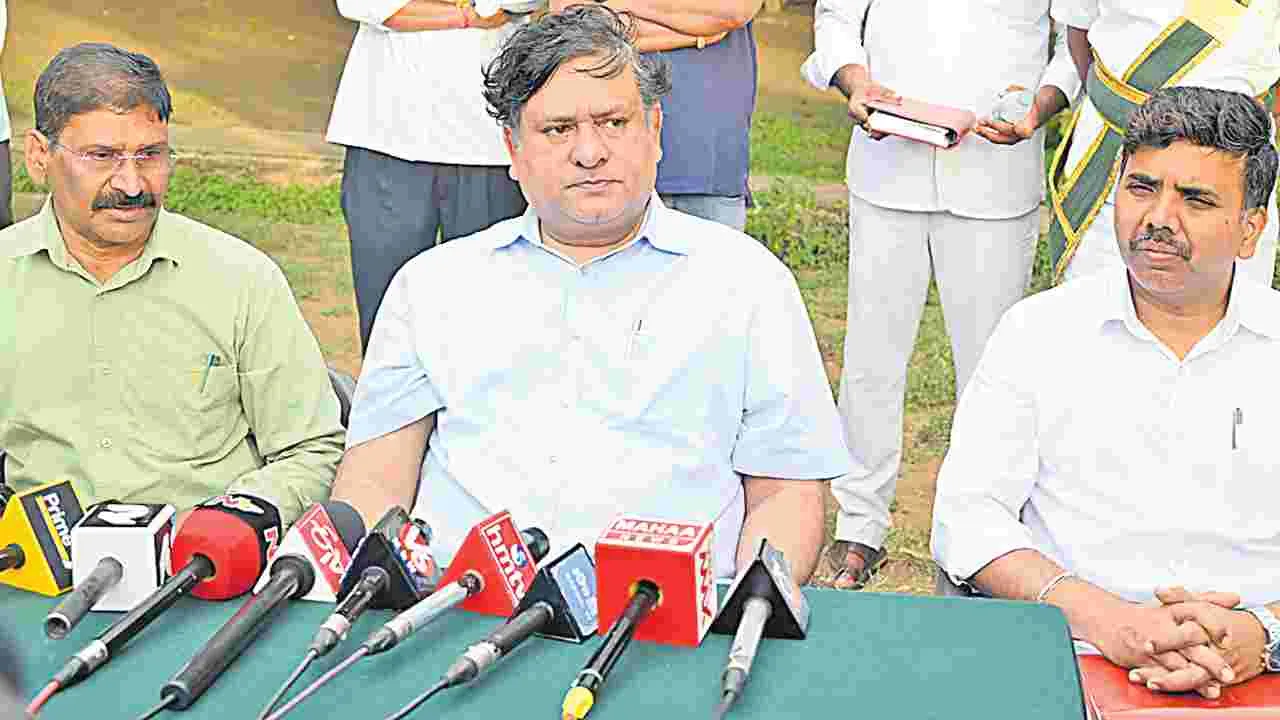 Manjira Barrage: మంజీరా బ్యారేజీకి పగుళ్లు లేవు