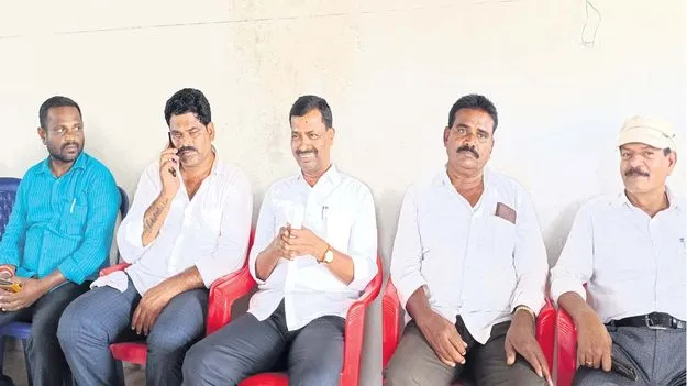 మావోయిస్టులతో శాంతి చర్చలు జరపాలి