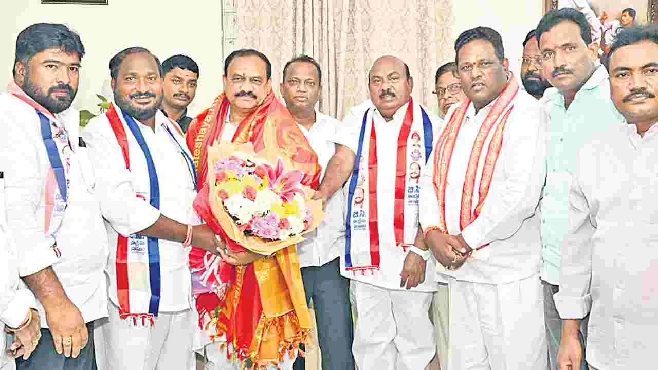 Mahesh Kumar Goud: మా నేతలకూ మంత్రివర్గంలో స్థానం కల్పించండి