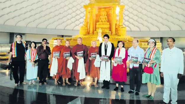 బుద్ధవనాన్ని సందర్శించిన థాయ్‌లాండ్‌ బౌద్ధ భిక్షువులు