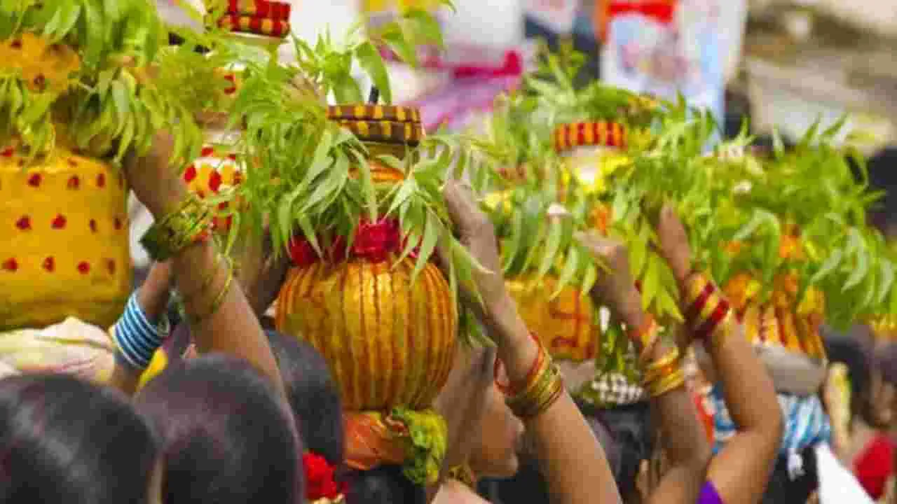 వరంగల్‌ భద్రకాళి బోనాలు వాయిదా