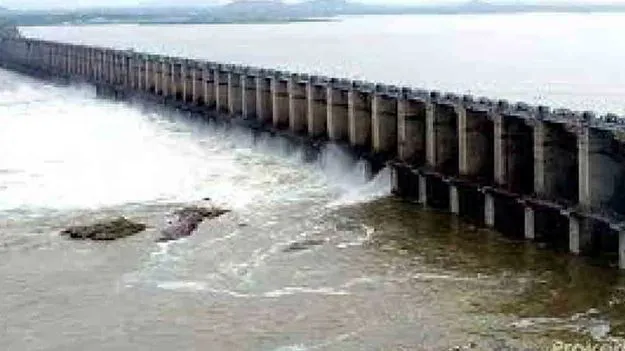 Jurala Reservoir: జూరాలకు నిలకడగా వరద 