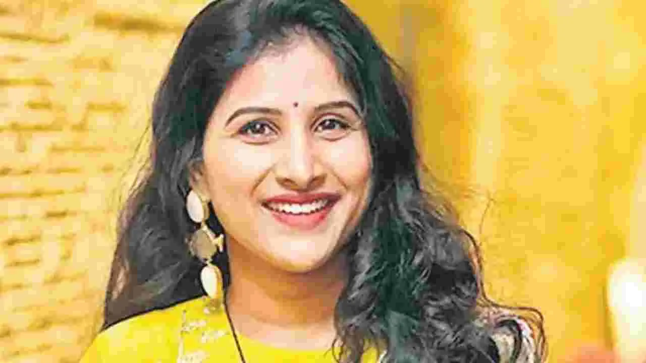 Mangli: ప్రముఖ గాయని మంగ్లీపై కేసు!