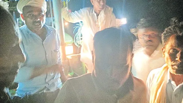 Nizamabad: అటవీ అధికారులపై దాడి