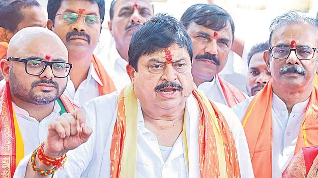 BJP: బీసీలకు 42శాతం రిజర్వేషన్లకు కట్టుబడి ఉన్నాం 