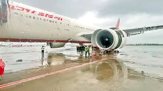 Air India: విమానం.. ఆగమాగం!