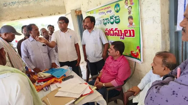 తంగళ్లపల్లి భూ సమస్యను పరిష్కరిస్తాం