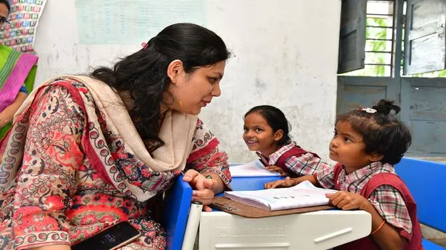 Karimnagar:  పిల్లలను ప్రభుత్వ పాఠశాలల్లో చేర్పించాలి