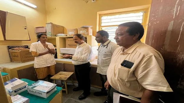 వైద్య సిబ్బంది సమయపాలన పాటించాలి