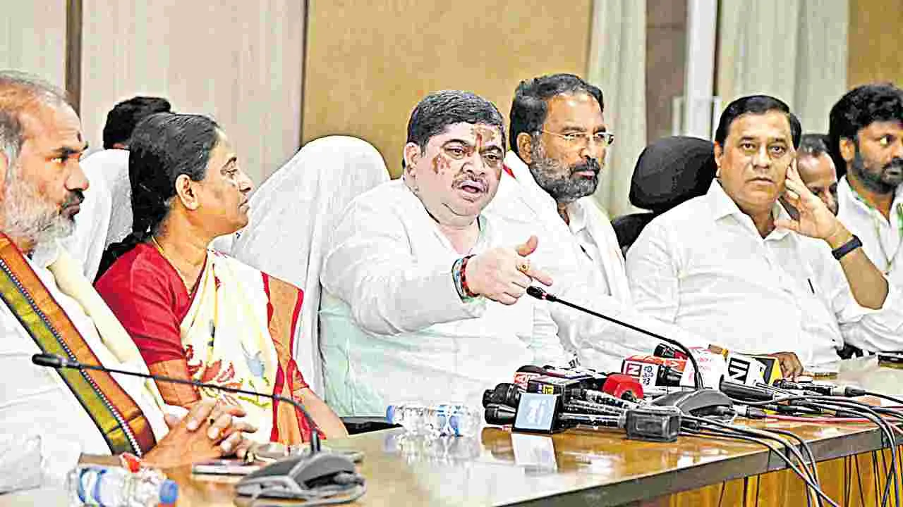Congress: బీసీల నోటి కాడి బువ్వను కాజేసేందుకు బీజేపీ కుట్రలు