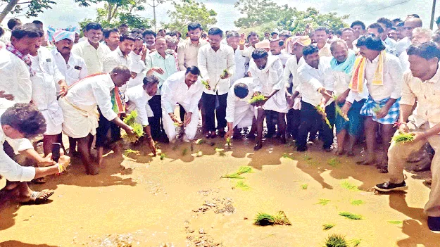 ఆలూరులో అభివృద్ధి శూన్యం