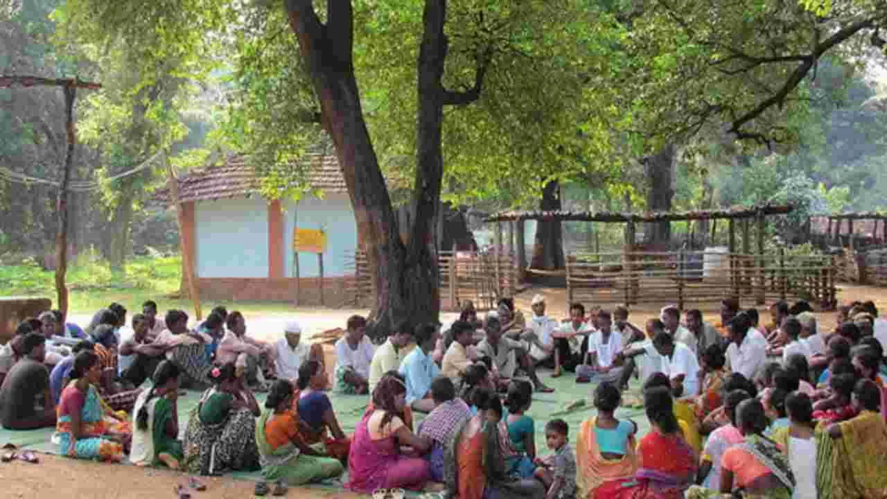 జీపీ కార్మికులను క్రమబద్ధీకరించాలి 