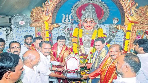 వైభవంగా మాడుగుల మోదకొండమ్మ అమ్మవారి జాతర