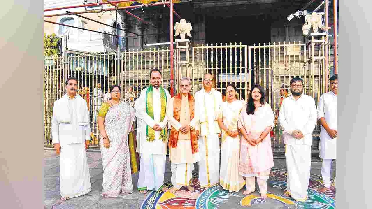 High Court Judges: శీవారి సేవలో జస్టిస్‌ రవినాథ్‌ తిల్హరి