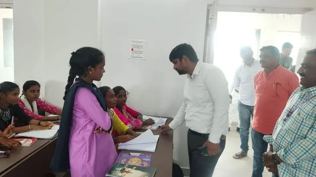 విద్యార్థులు పట్టుదలతో చదవాలి