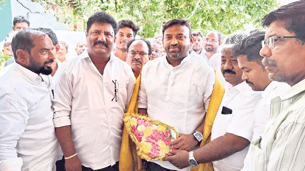 పార్టీ సంస్థాగత కమిటీలను పూర్తి చేయాలి