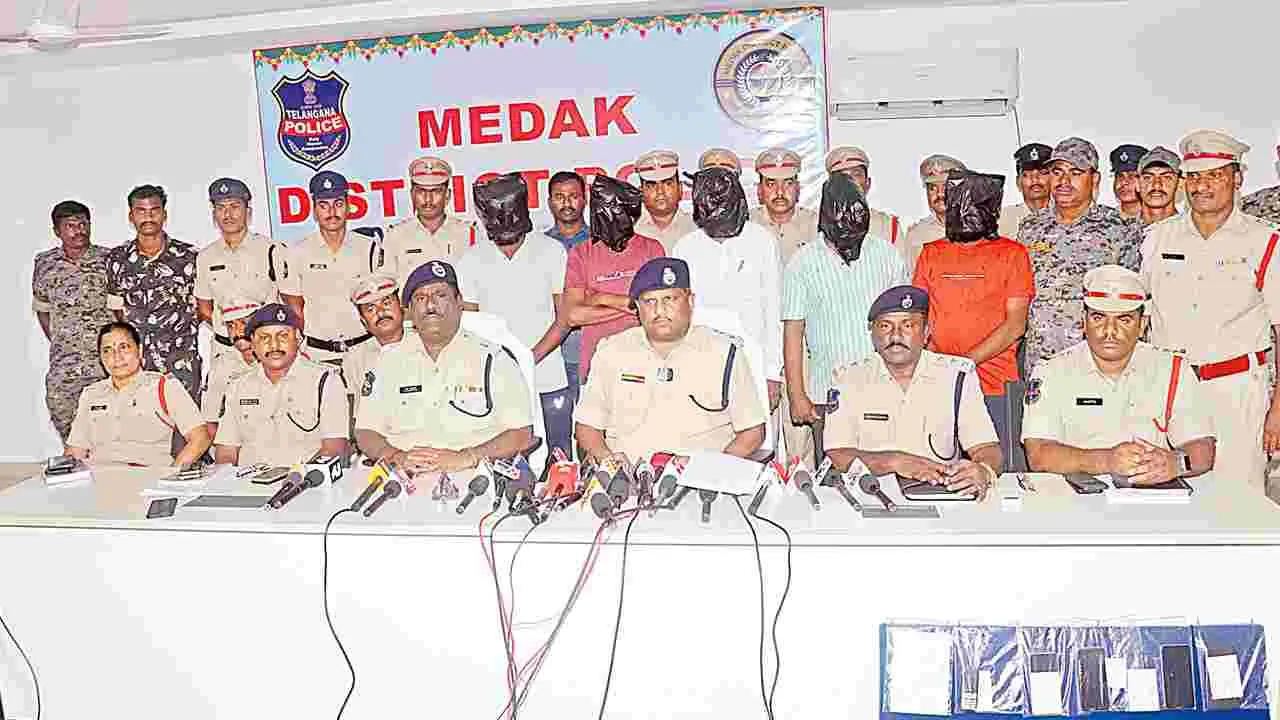 Police Investigation: అనిల్‌ హత్య కేసులో ఐదుగురి అరెస్టు