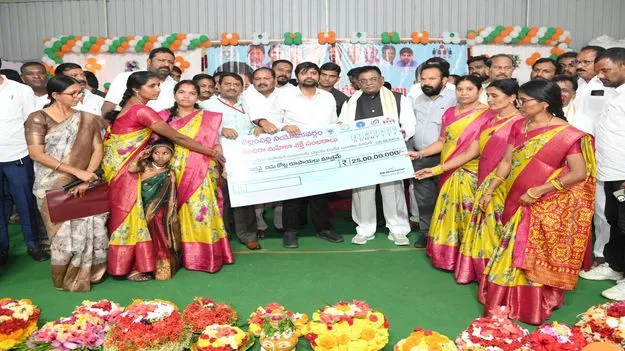 మహిళా సాధికారతకు ప్రభుత్వం పెద్దపీట