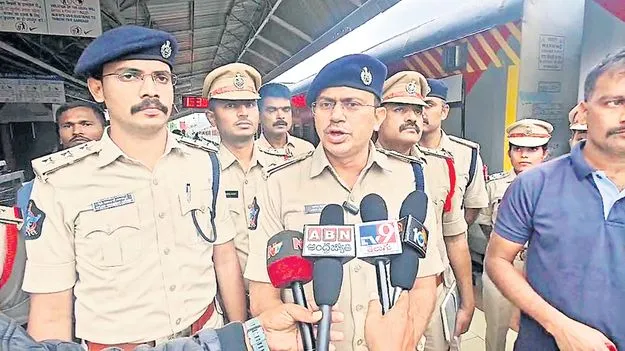 రైళ్లలో విస్తృత తనిఖీలు