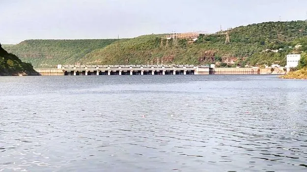 వారంలో శ్రీశైలం గేట్ల ఎత్తివేత..?