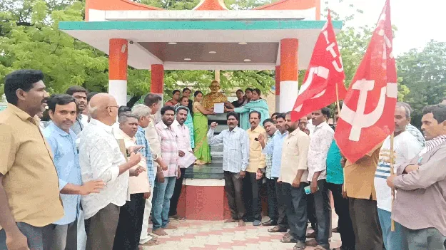 కార్మికులకు సంక్షేమ పథకాలను వర్తింపజేయాలి