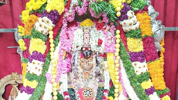 భక్తులతో కిక్కిరిసిన ‘బోయకొండ’ 