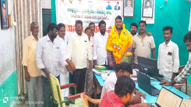 దళితుల సమస్యలు పరిష్కరించండి