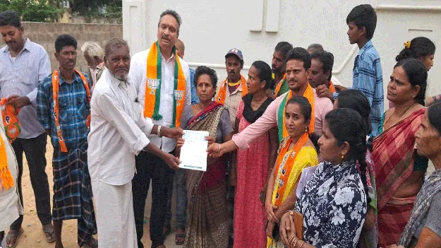 సీఎం సహాయ నిధి పంపిణీ