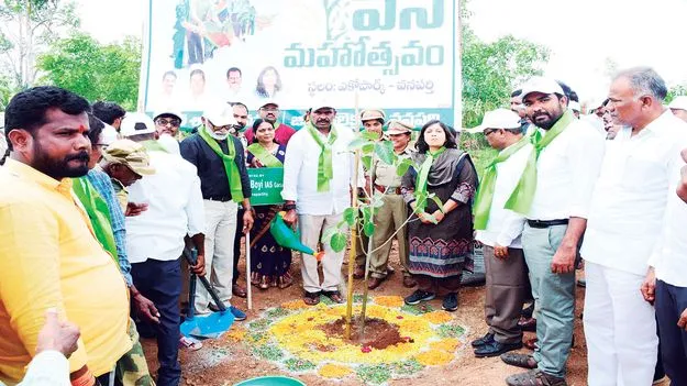   ప్రతీ ఒక్కరు మొక్కలు పెంచాలి