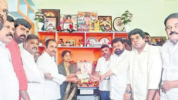 Pawan Kalyan: జవాన్ కుటుంబానికి రూ.25 లక్షల సాయం