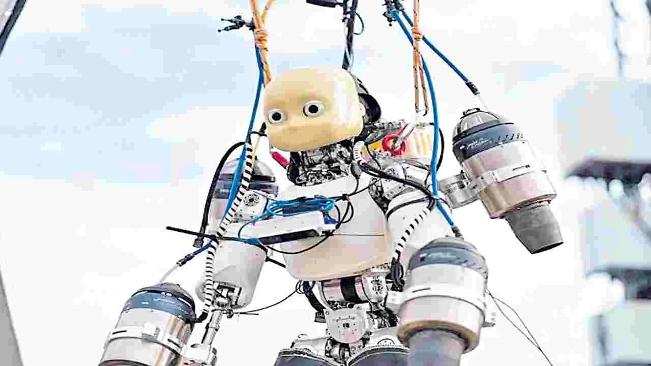 Robotics: ఎగిరే రోబో! 