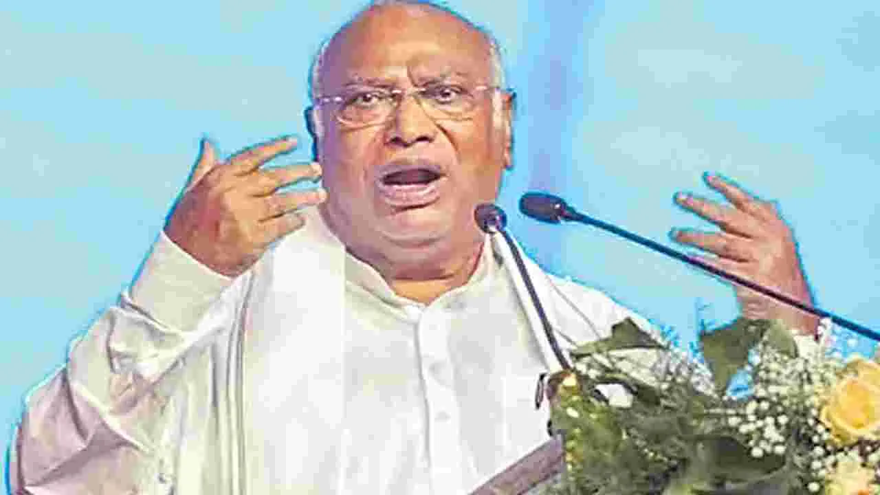 Mallikarjun Kharge: అబద్ధాలకోరు ప్రధాని!
