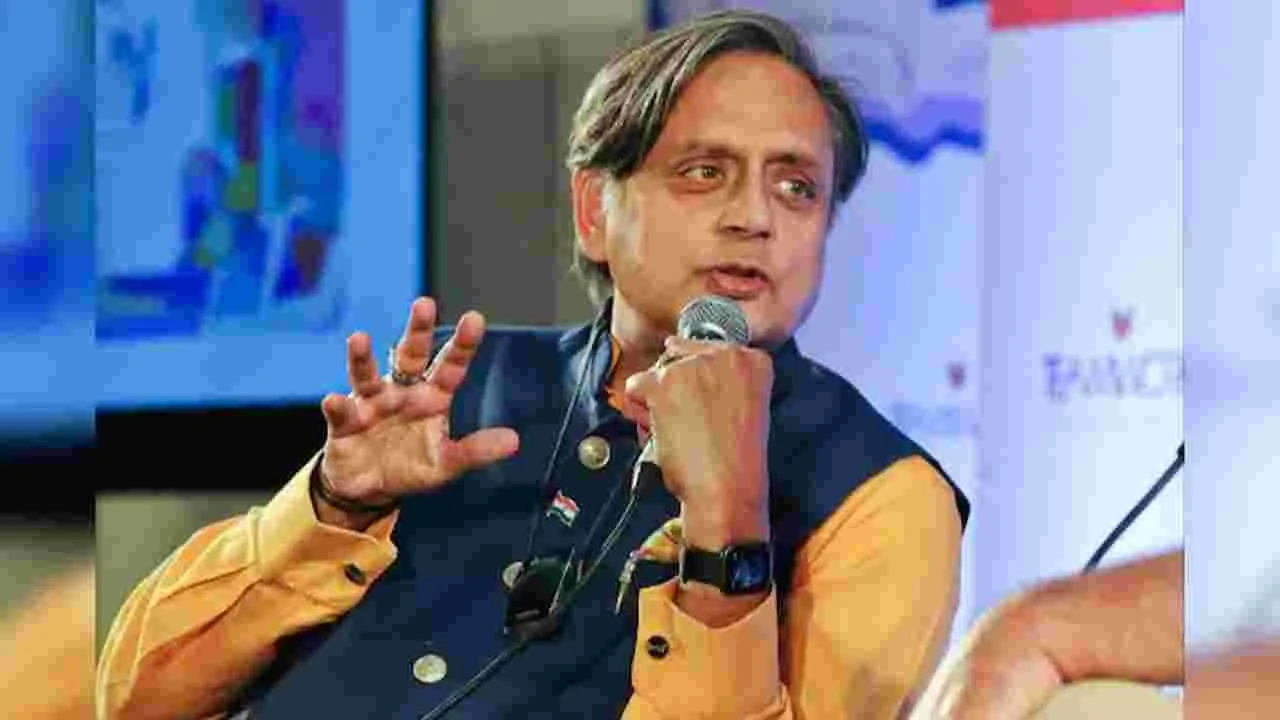 Shashi Tharoor: రెక్కలు నీవి.. ఆకాశం ఎవరిదీ కాదు : థరూర్‌ 