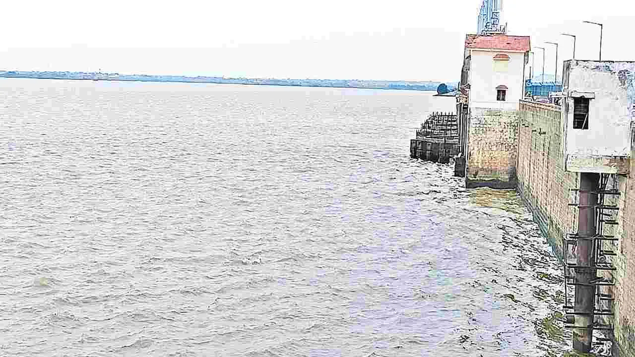 Mahabubnagar: జూరాల, శ్రీశైలం ప్రాజెక్టులకు వరద