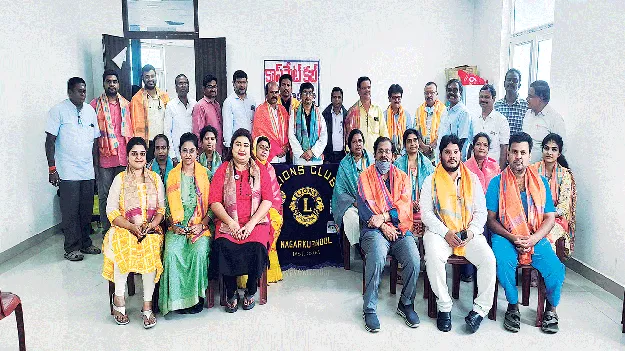 సమాజంలో వైద్యుల పాత్ర కీలకం