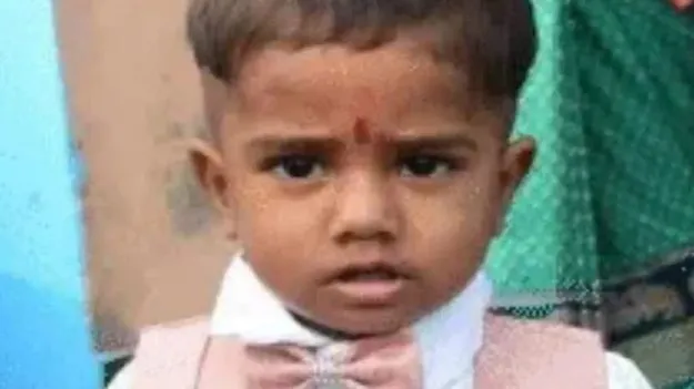 Uttar Pradesh: కోతులపైకి తండ్రి గొడ్డలి..అది తగిలి కొడుకు మృతి