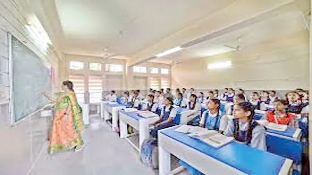 ఇక ప్రభుత్వ పాఠశాలలకు.. ఉచిత విద్యుత్ !