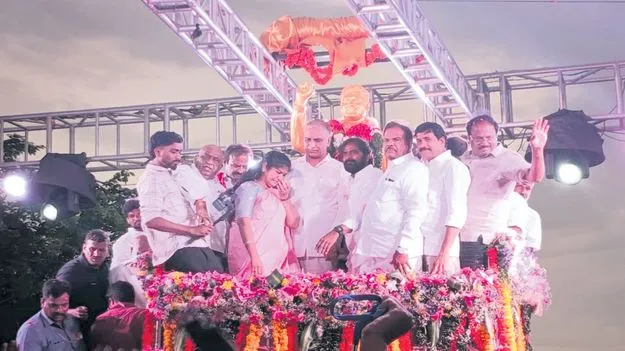 జై తెలంగాణ అనని వ్యక్తి రాష్ట్రానికి సీఎం అయ్యాడు