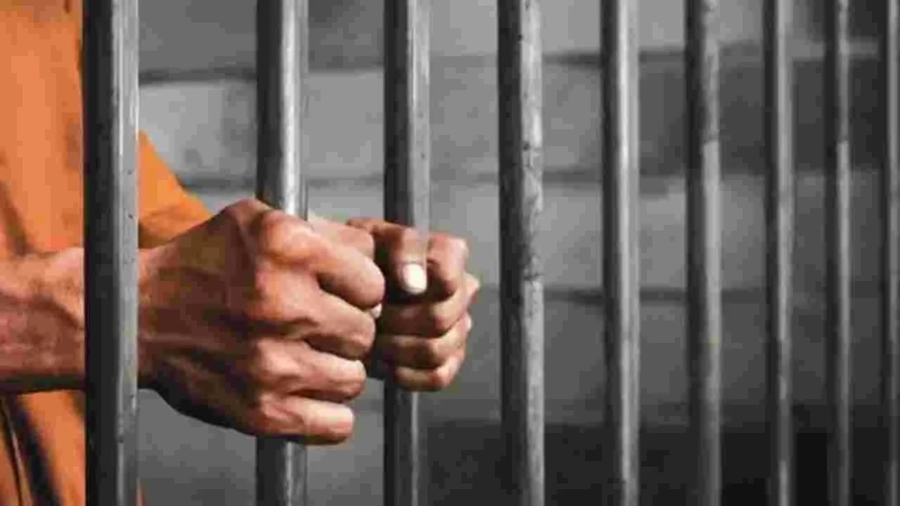 Nizamabad: సామాజిక బహిష్కరణ కేసులో 13 మందికి ఐదేళ్ల జైలు 