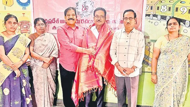 ‘కబుర్ల దేవత’కు కేంద్ర బాల పురస్కారం