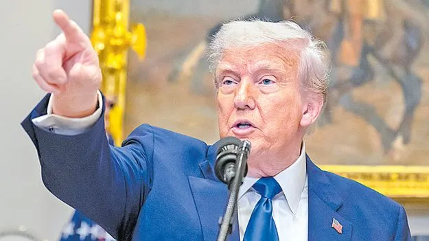 Donald Trump: పాక్‌ వైమానిక స్థావరాలపై ట్రంప్‌ కన్ను!