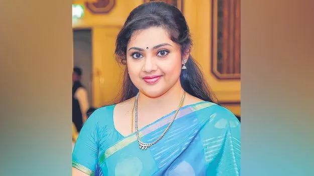 Meena: బీజేపీలోకి నటి మీనా?