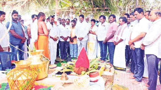 వైభవంగా విగ్రహ ప్రతిష్ఠ  